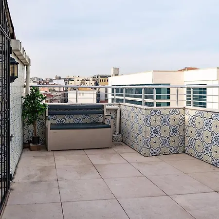 Chic 3br Duplex With Private Terrace In Prime Spot Estambul