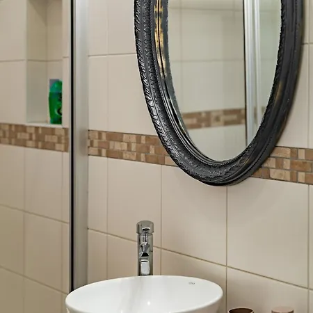 Chic 3br Duplex With Private Terrace In Prime Spot Apartamento