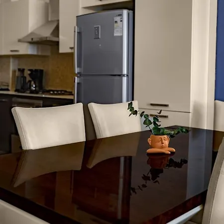Chic 3br Duplex With Private Terrace In Prime Spot Estambul