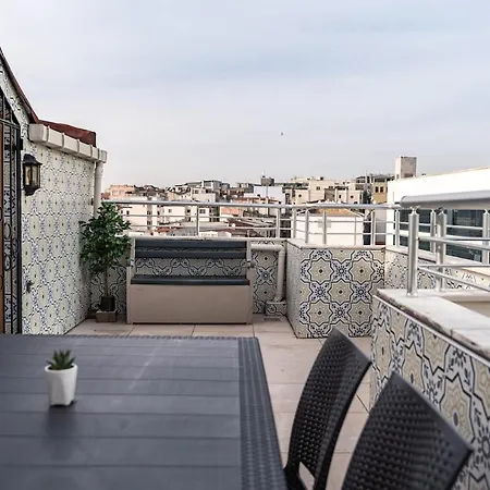Chic 3br Duplex With Private Terrace In Prime Spot