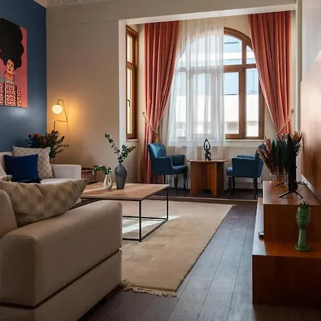 Chic 3br Duplex With Private Terrace In Prime Spot Διαμέρισμα Κωνσταντινούπολη